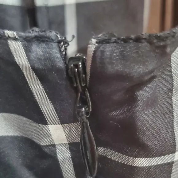 WOMEN'S Fossil Silk Top Shirt Sz M Scoop Neck Ruffle Detail Side Zip - Picture 12 of 12